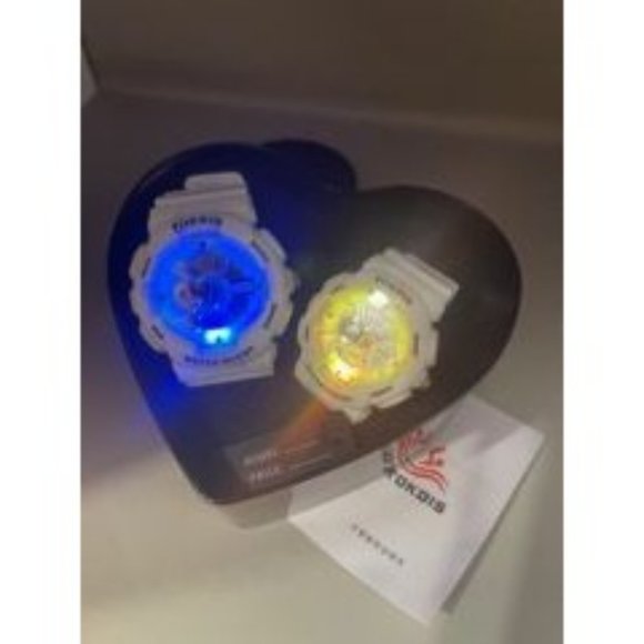 TWO New Watches  FREE Heart Shape DISPLAY CASE - Picture 3 of 11